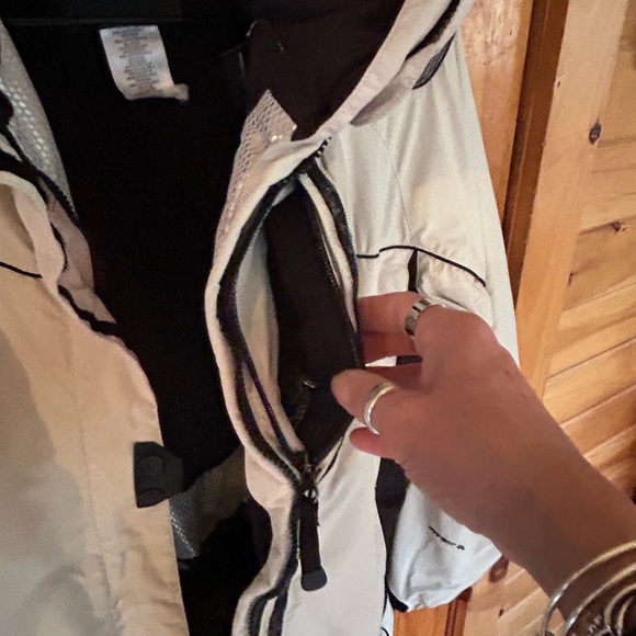 The North Face Black and Beige Jacket - Picture 6 of 13